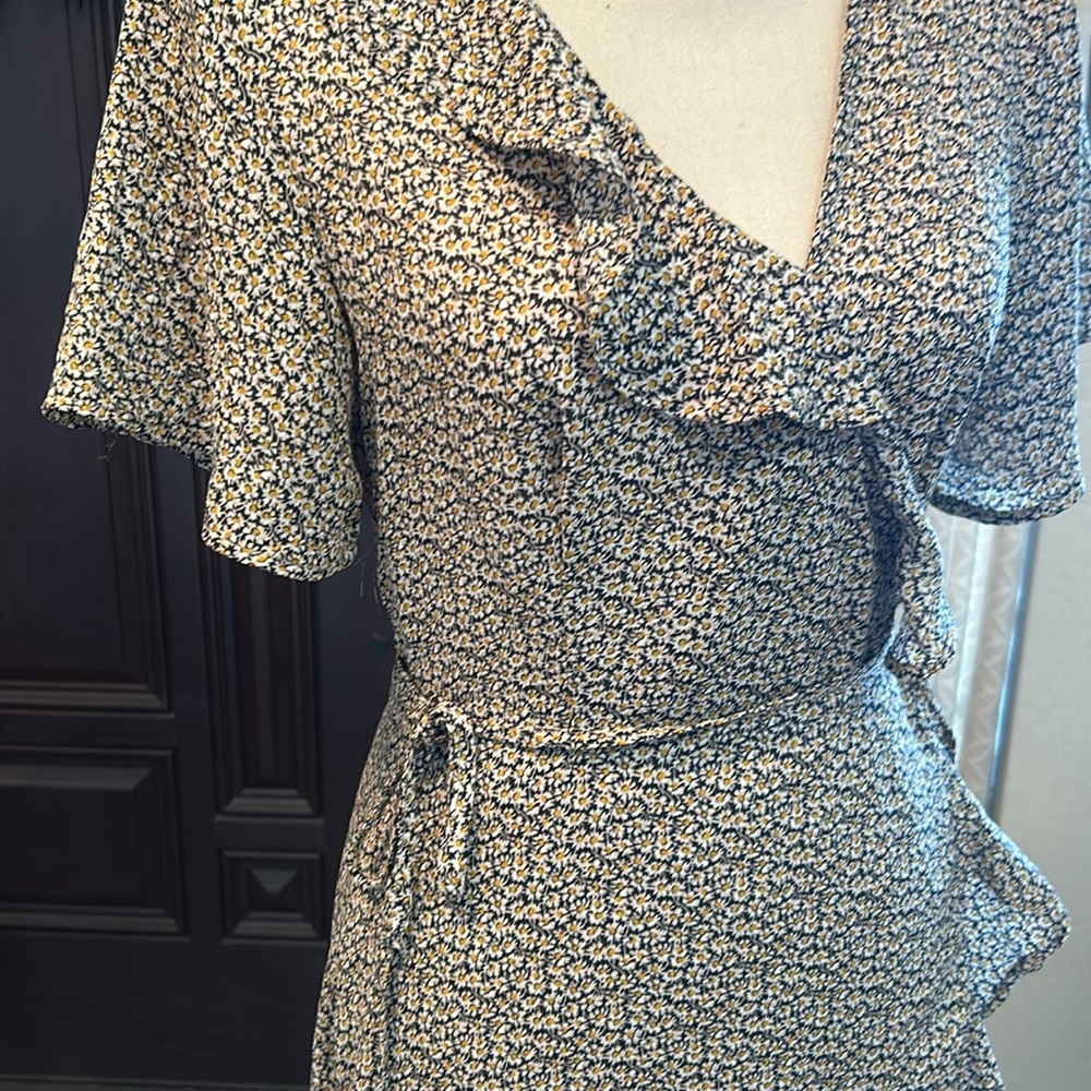 Daisy Wrap Around 40s Style Ruffle Dress - Picture 8 of 13
